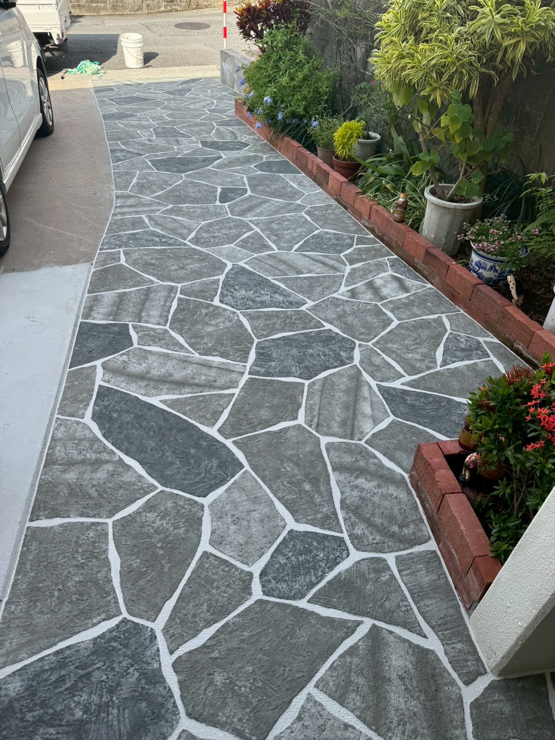 ご自宅床の施工（ローラーストーン）沖縄の住宅