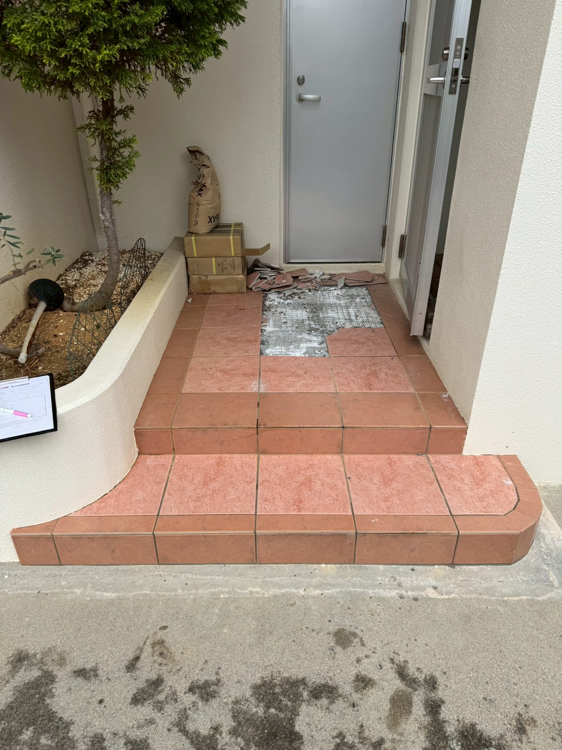 ローラーストーン施工前 沖縄工事